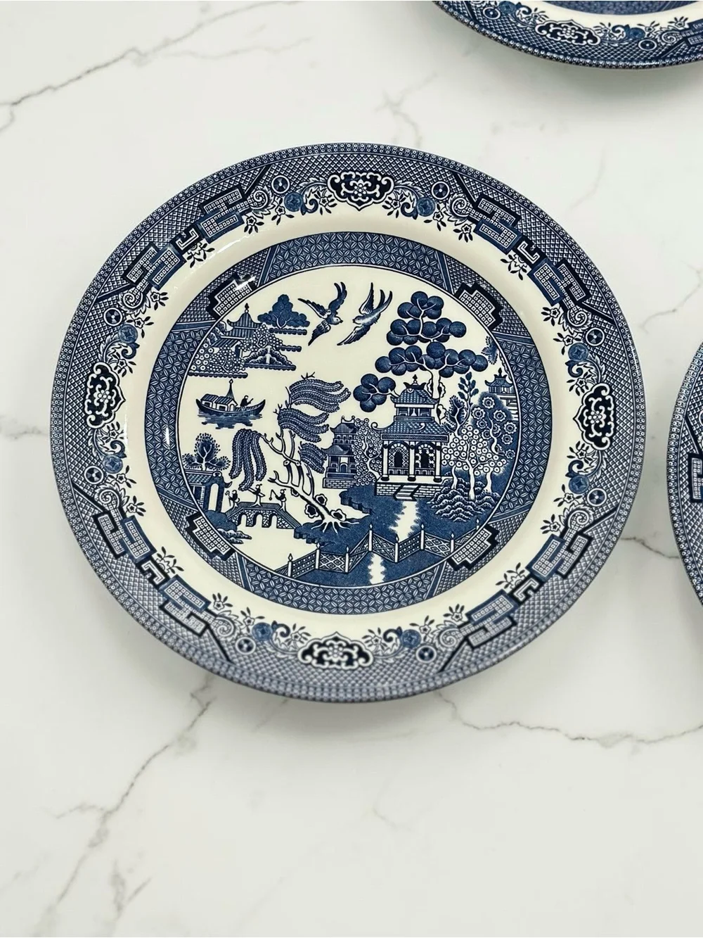 Churchill VTG Blue Willow Dinner Plates, Staffordshire England 10.25” Set Of 4
